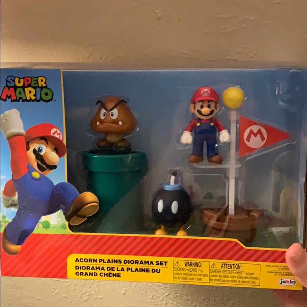 Super Mario Acorn Plains Diorama Set